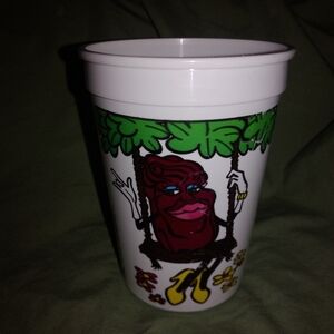 Vintage California Raisins Grapevine Tour 88 Collector Cup Hardees